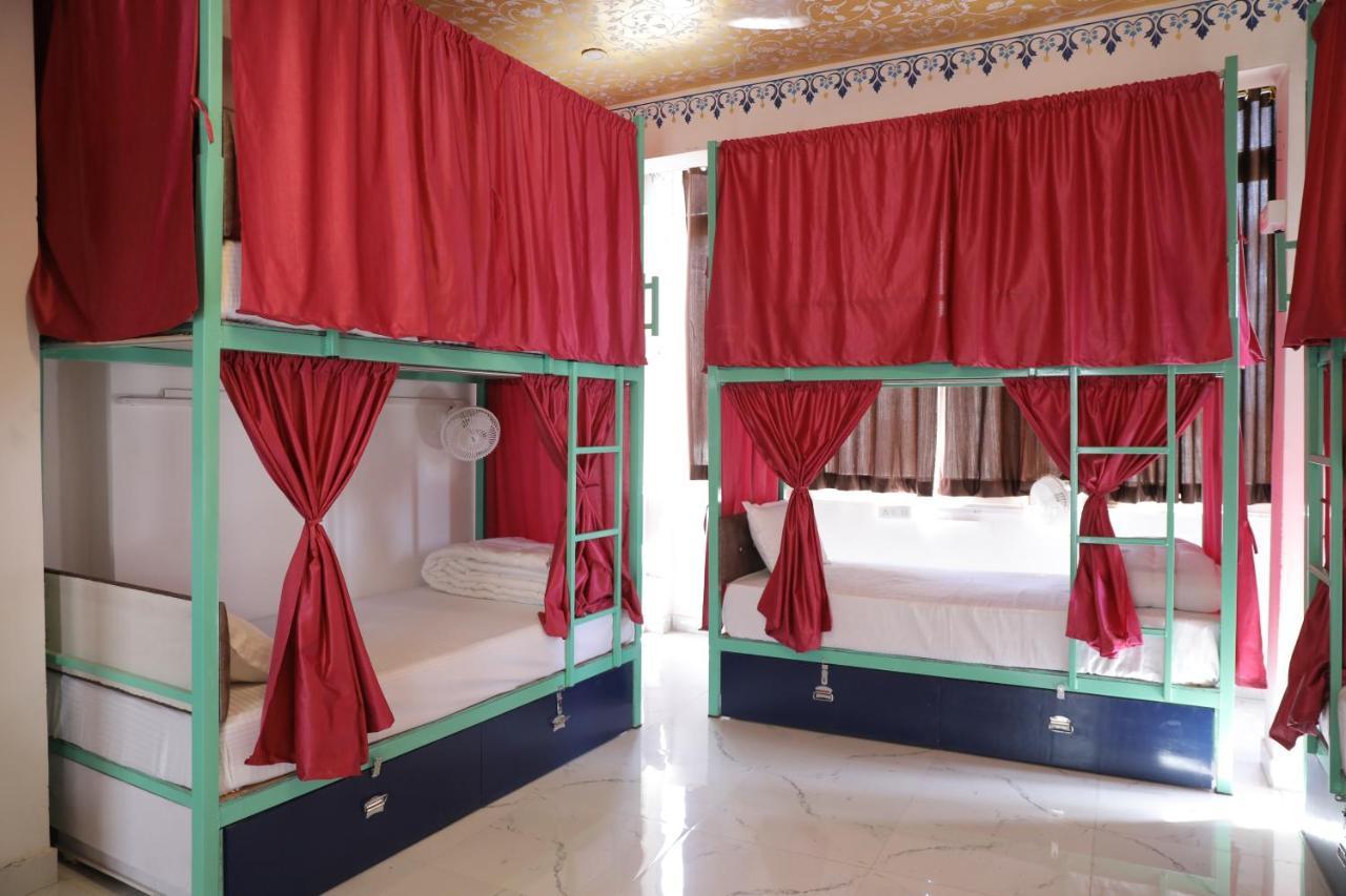 Hostel Funky Bunky Udaipur Exteriör bild