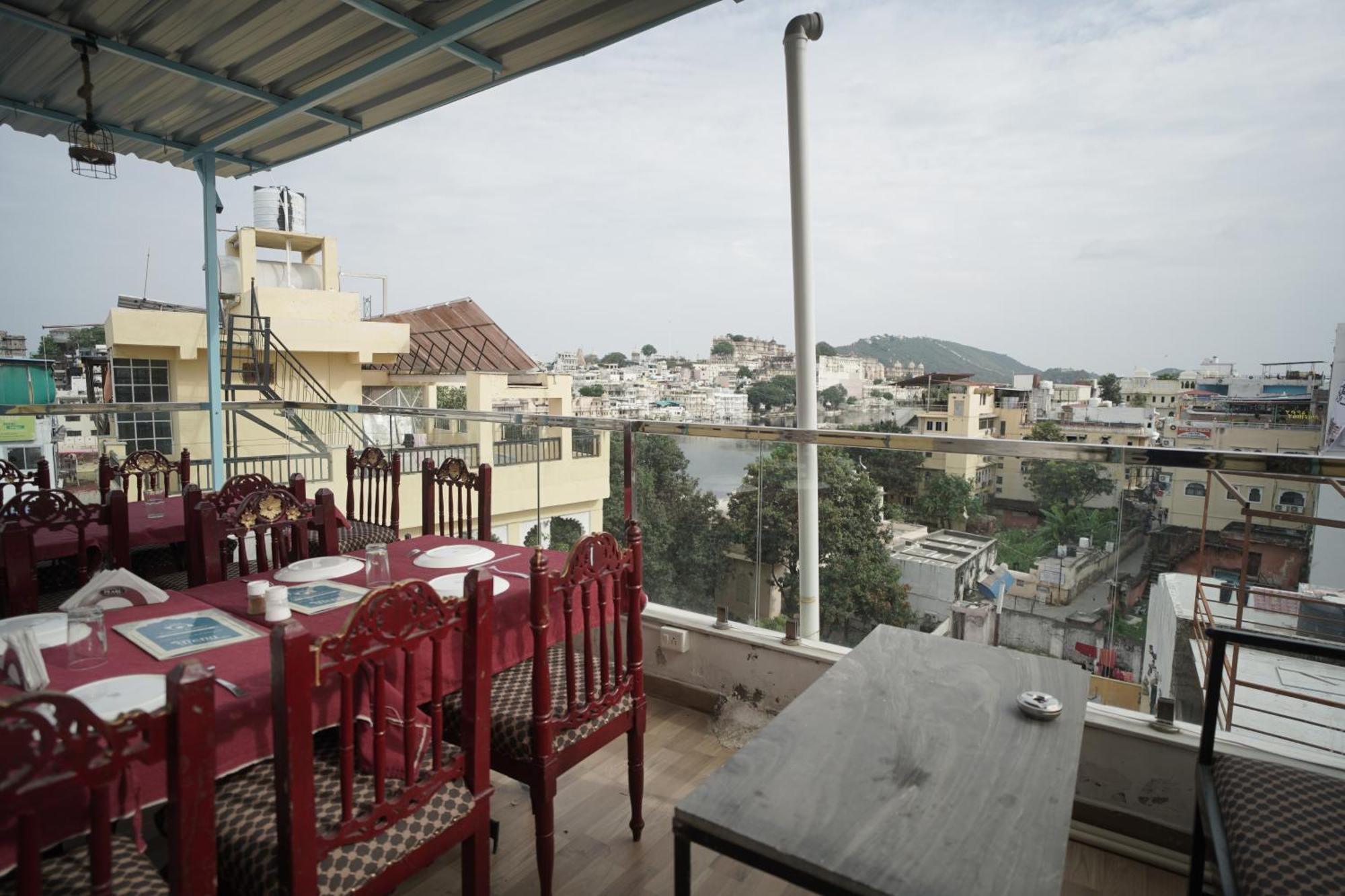 Hostel Funky Bunky Udaipur Exteriör bild