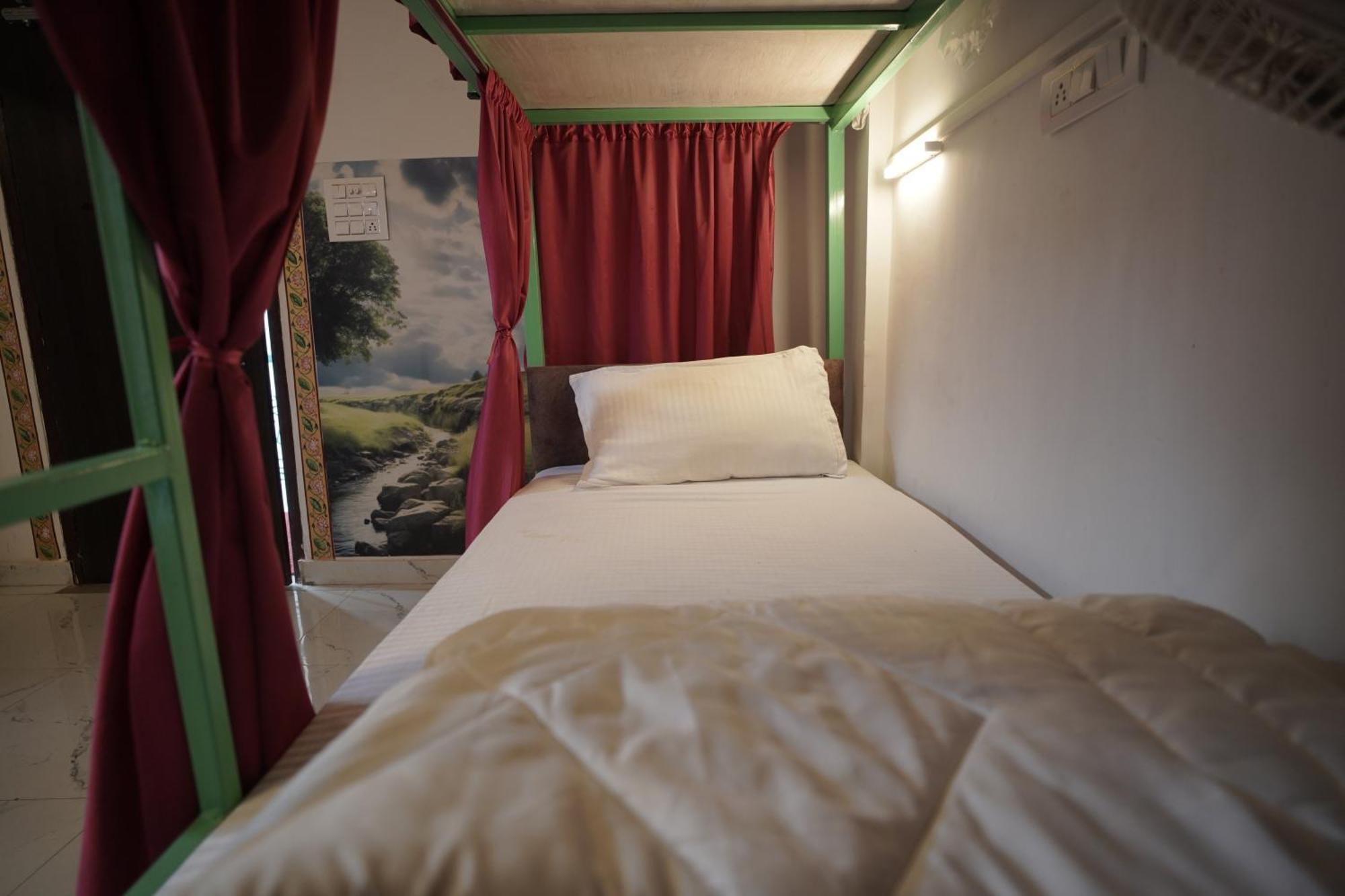 Hostel Funky Bunky Udaipur Exteriör bild