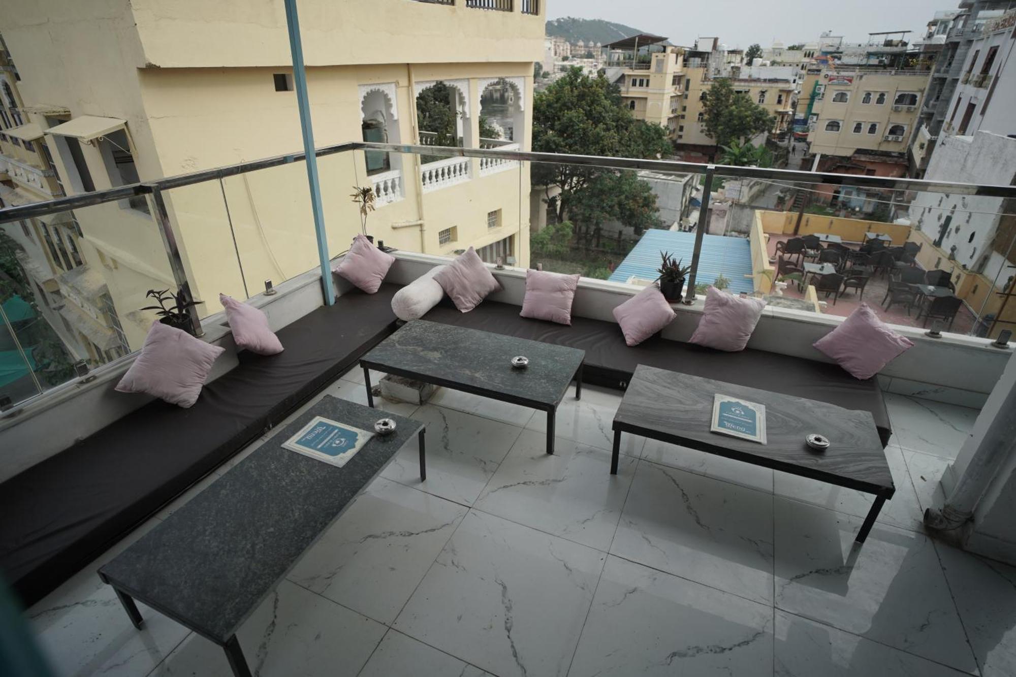 Hostel Funky Bunky Udaipur Exteriör bild